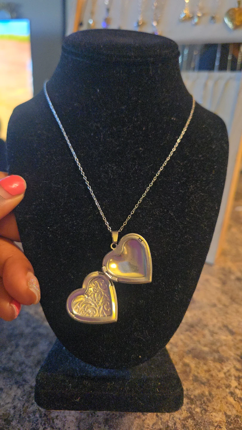 Heart Locket Necklace - photo 3