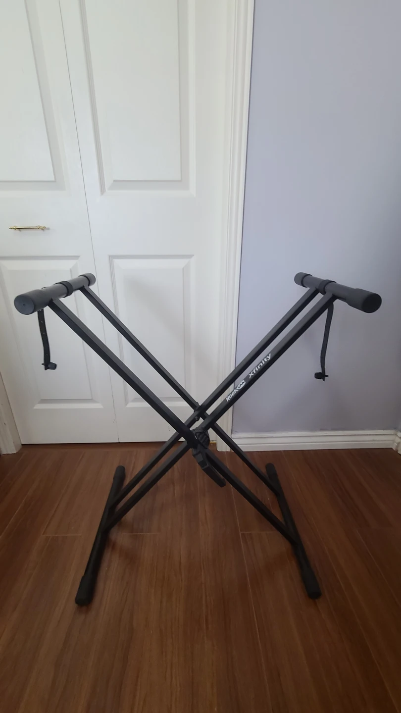 FREE Keyboard/Digital piano stand