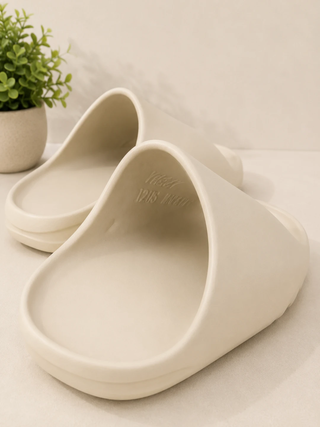 Adidas Yeezy Cream Slides - photo 4