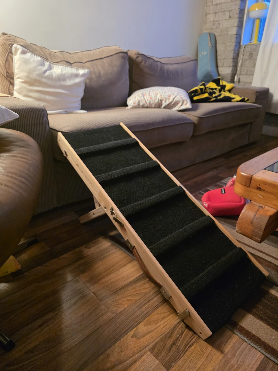 Adjustable Wooden Pet Ramp (TNELTUEB)