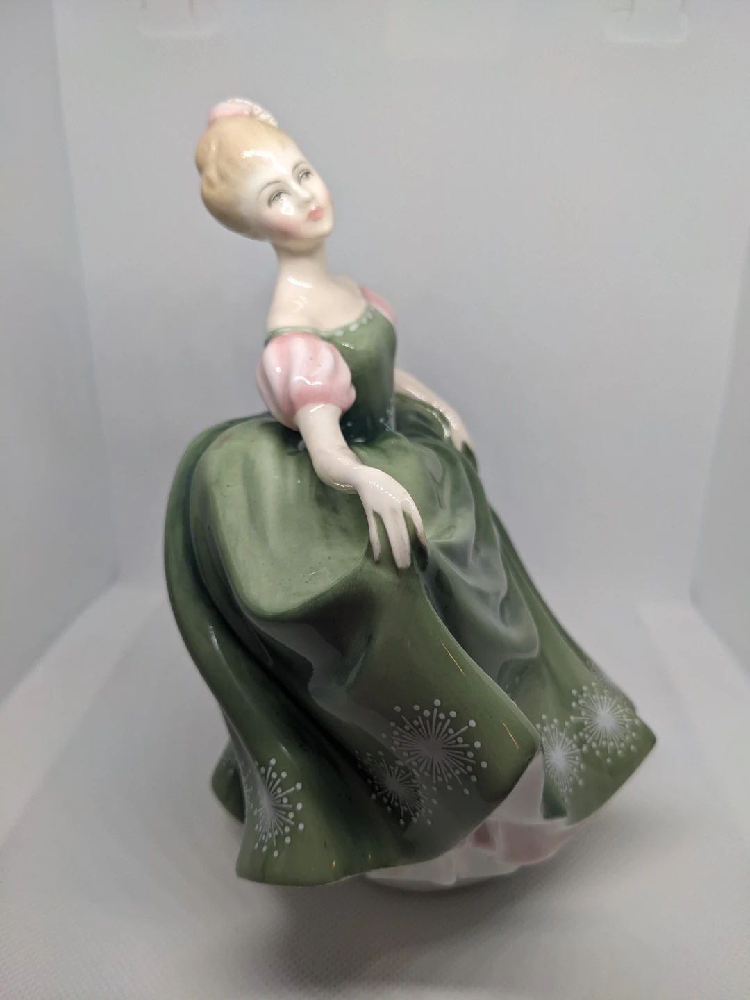 Royal Doulton "Michele" Vintage Figure - photo 5