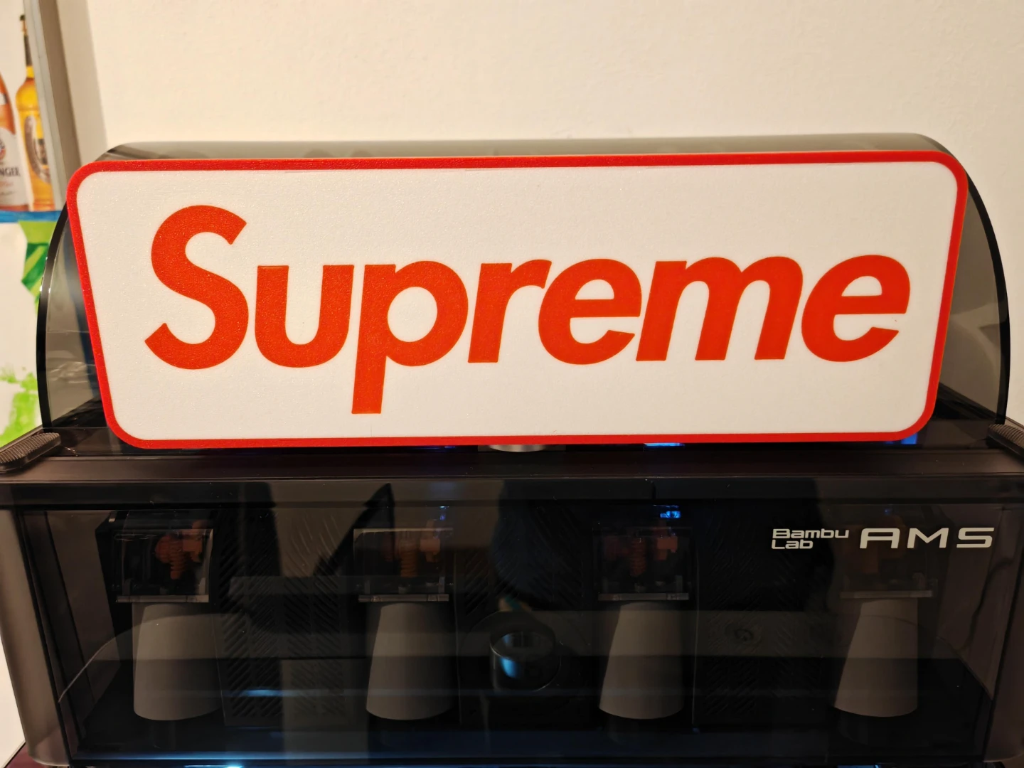 Supreme Red and White lightbox - photo 3