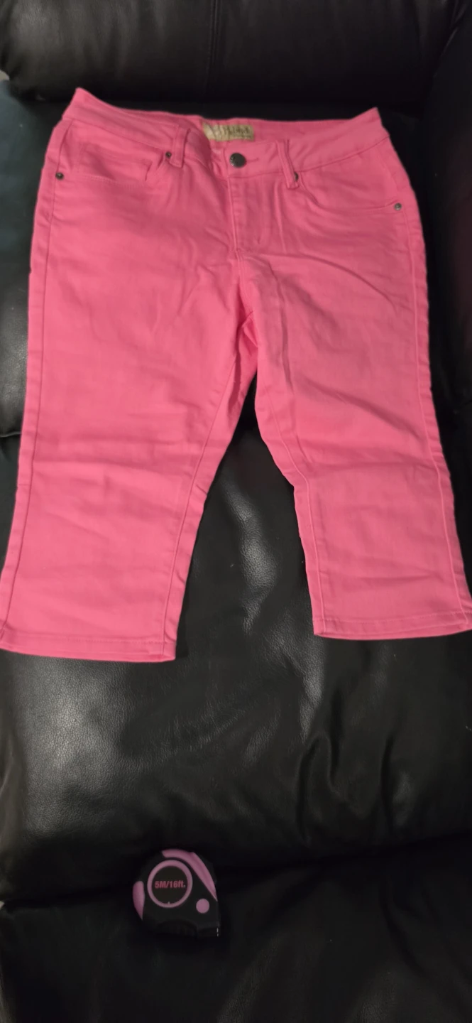Ladies NEW Pink Clamdiggers size 11 STretch denim