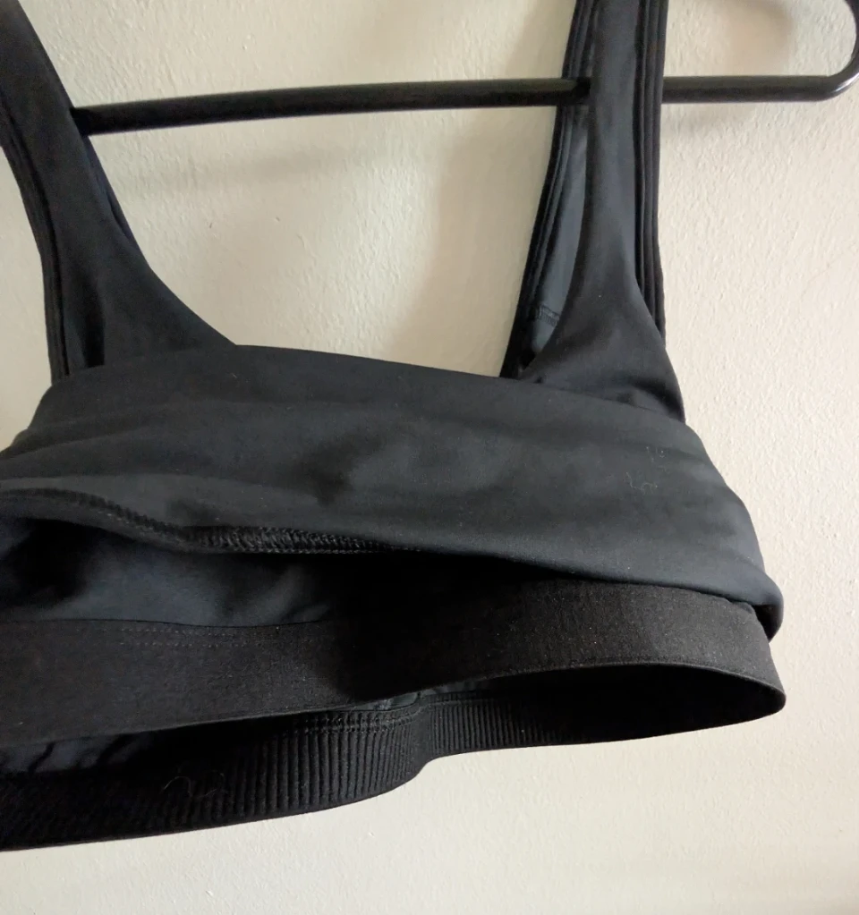⚽ Under Armour Black Sports Bra size S with built in bra - photo 4