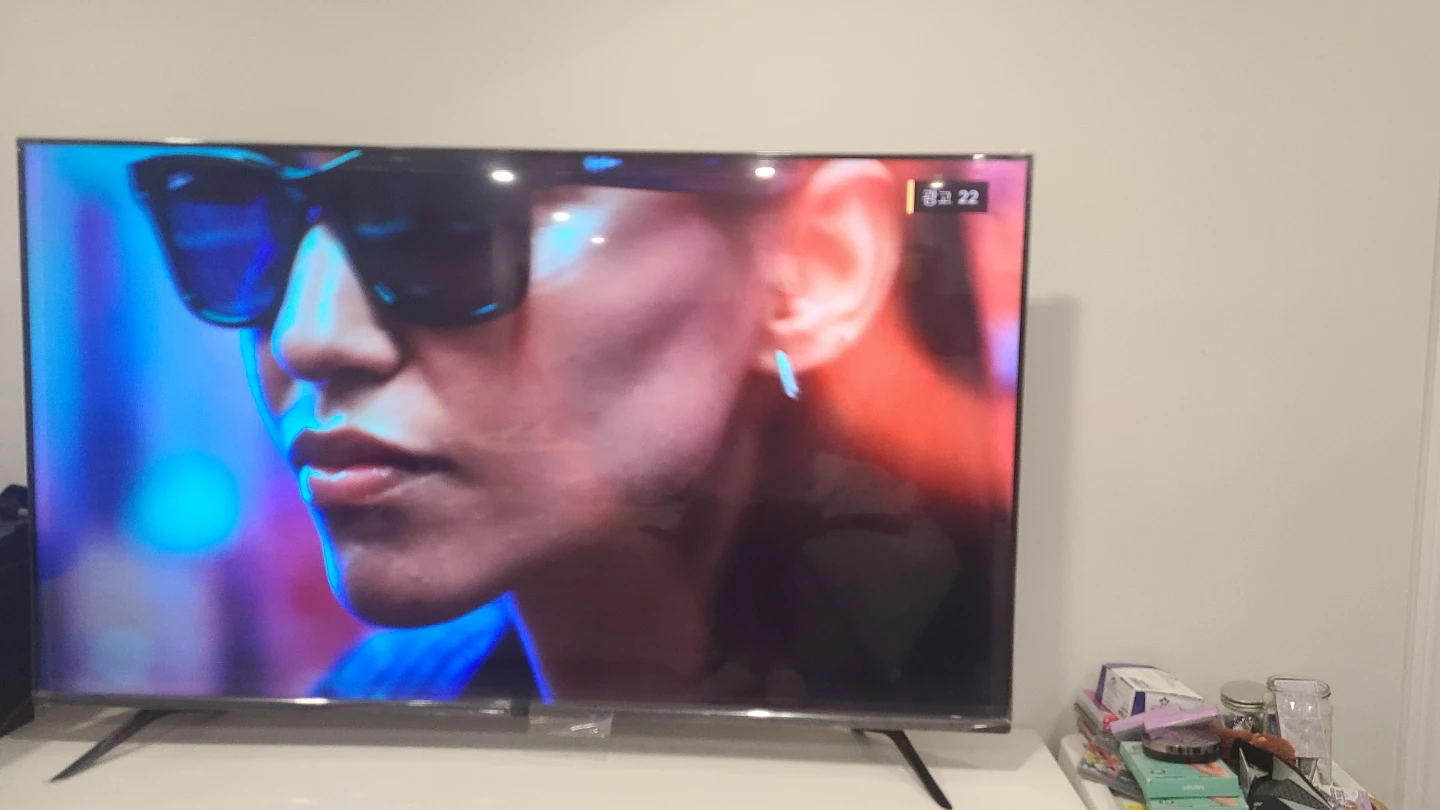 LG webOS TV UQ7570PUJ - photo 2