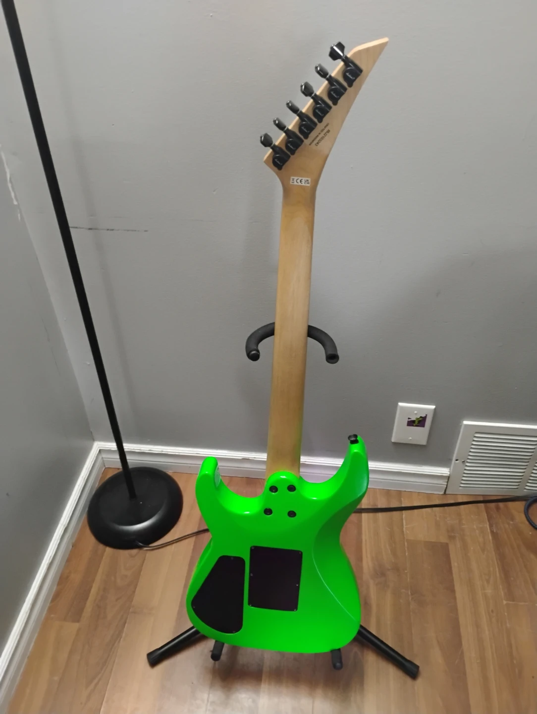 Lime Green Ibanez Electric Guitar with Hard Shell Case - photo 3