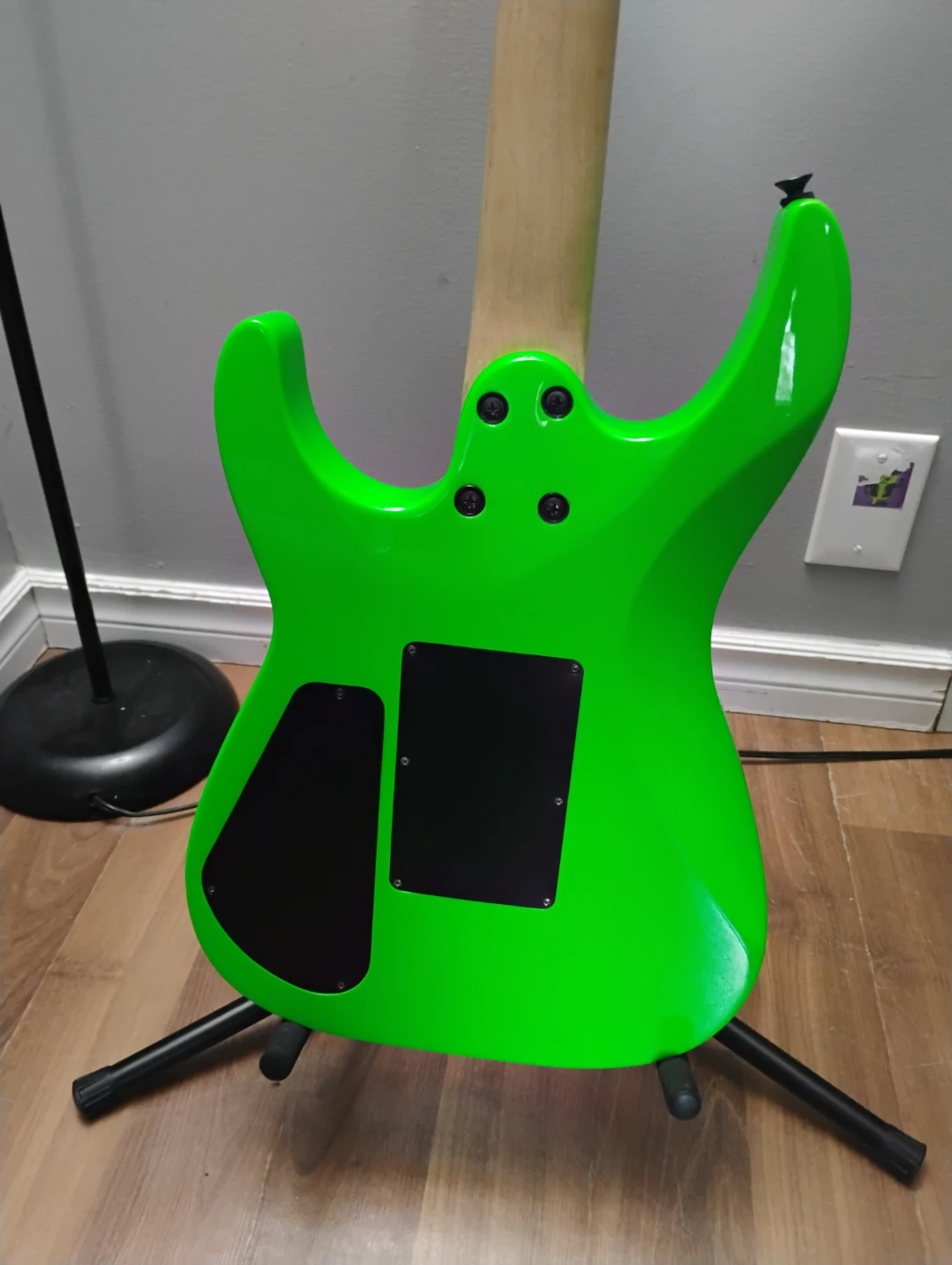 Lime Green Ibanez Electric Guitar with Hard Shell Case - photo 4