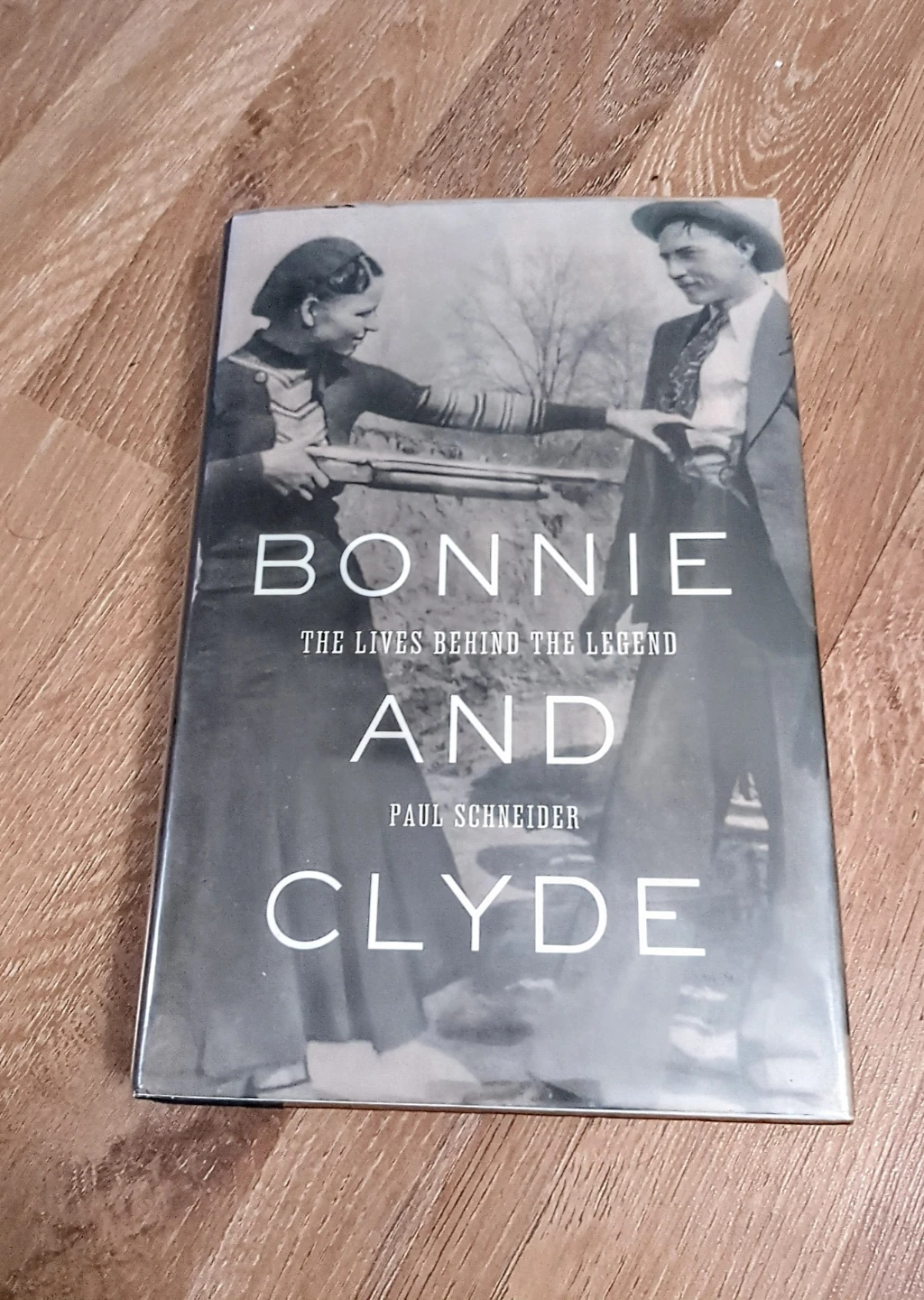 Bonnie and Clyde - The Lives Behind The Legend