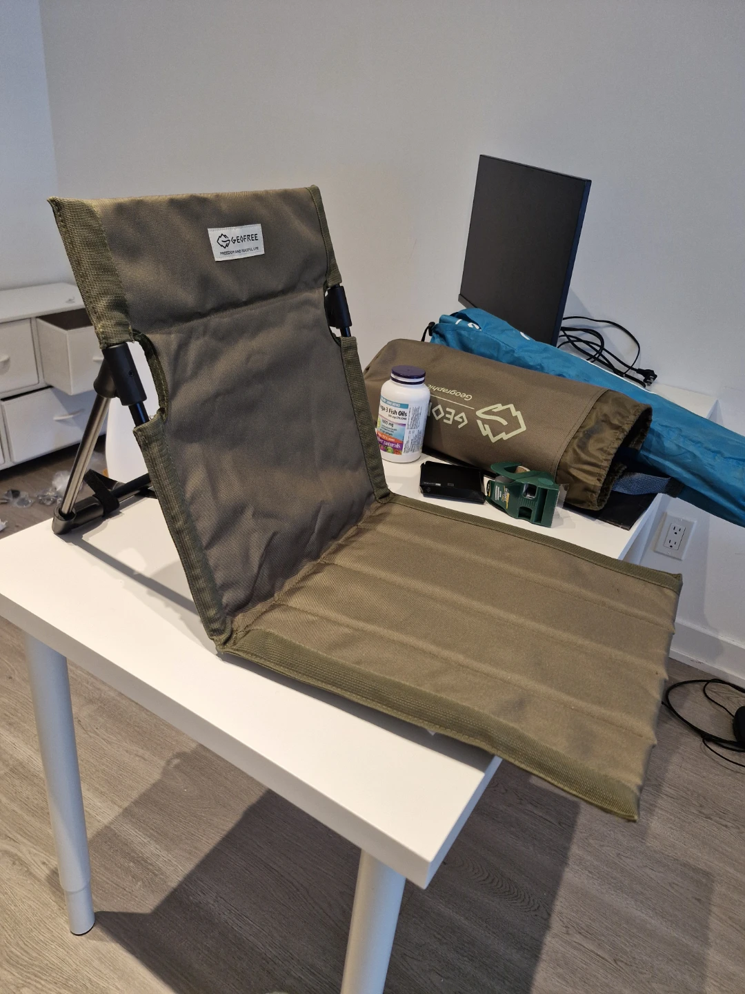 Coleman Camping Chair and BIPASION Picnic Blanket - photo 2