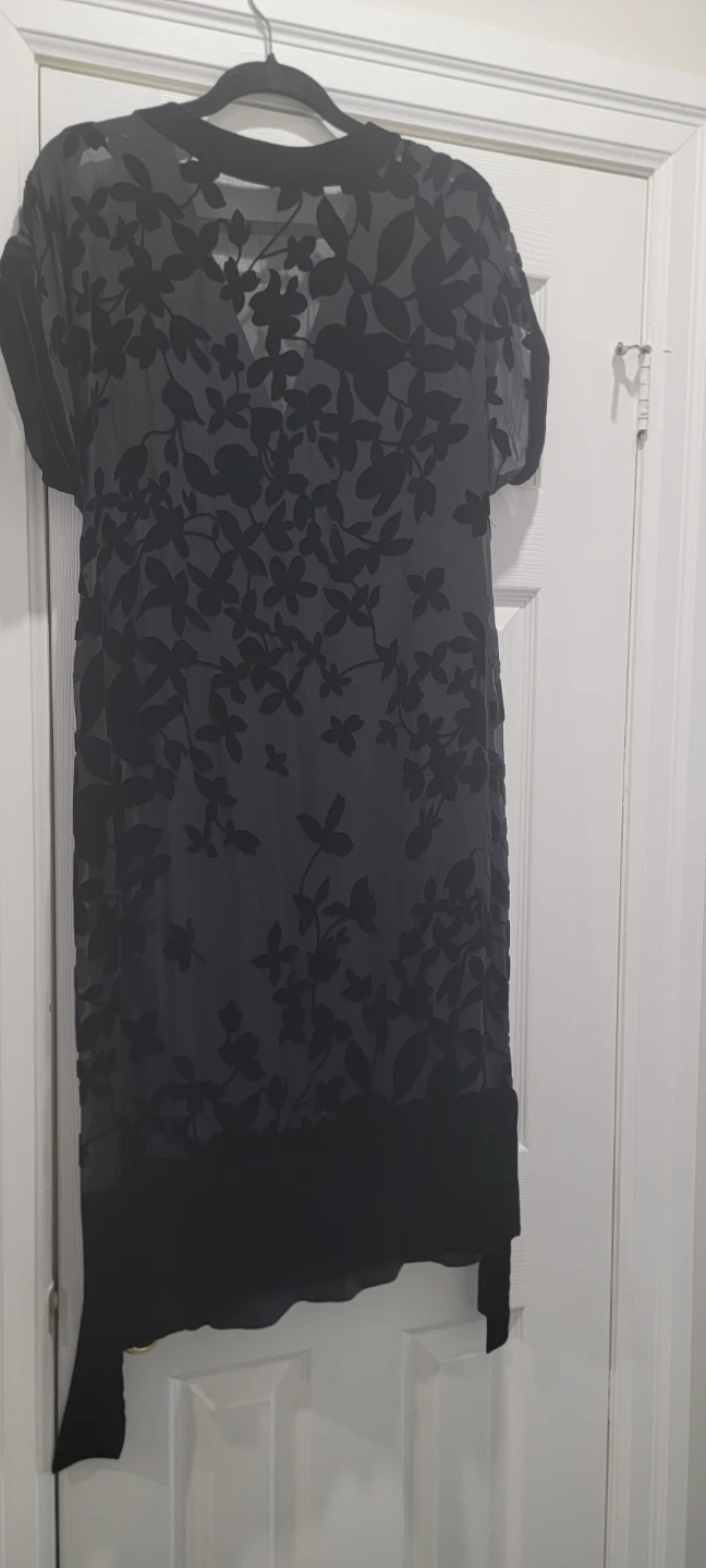 BCBGMAXAZRIA Black Floral Velvet Overlay Dress Size 6 - photo 2
