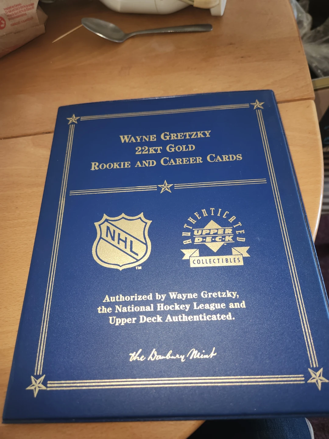 Wayne Gretzky 22kt Gold Rookie and Career Cards