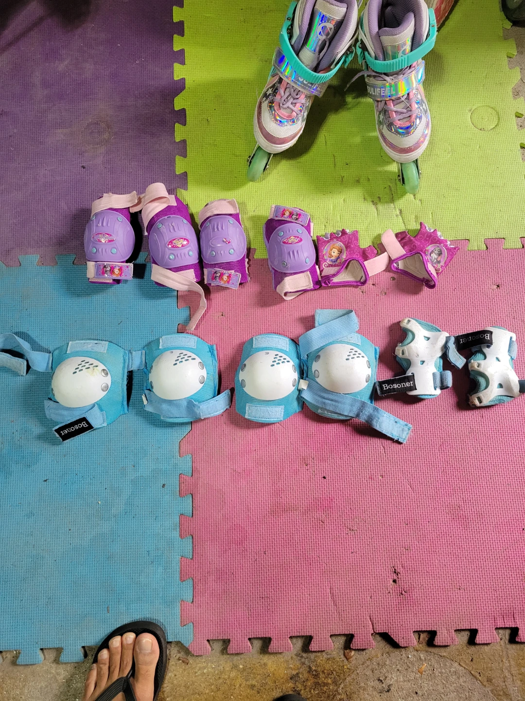 SuliFeel Youth Rollerblades with Protective Gear Set - photo 5