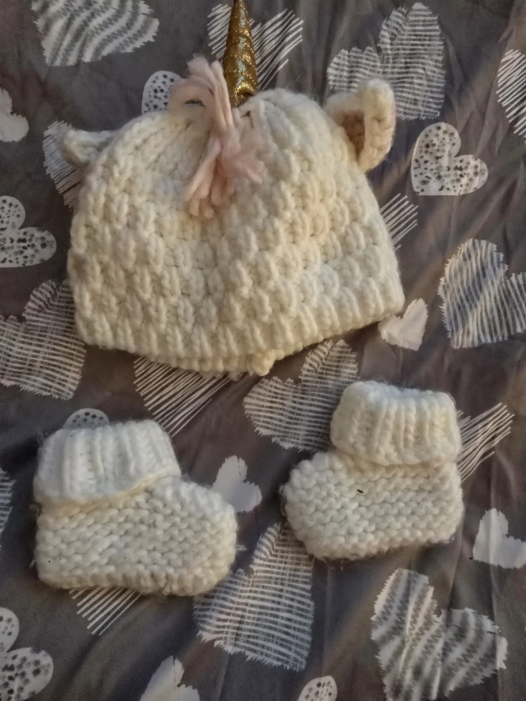⚽️ White Unicorn Knit Hat and Booties Set - photo 2