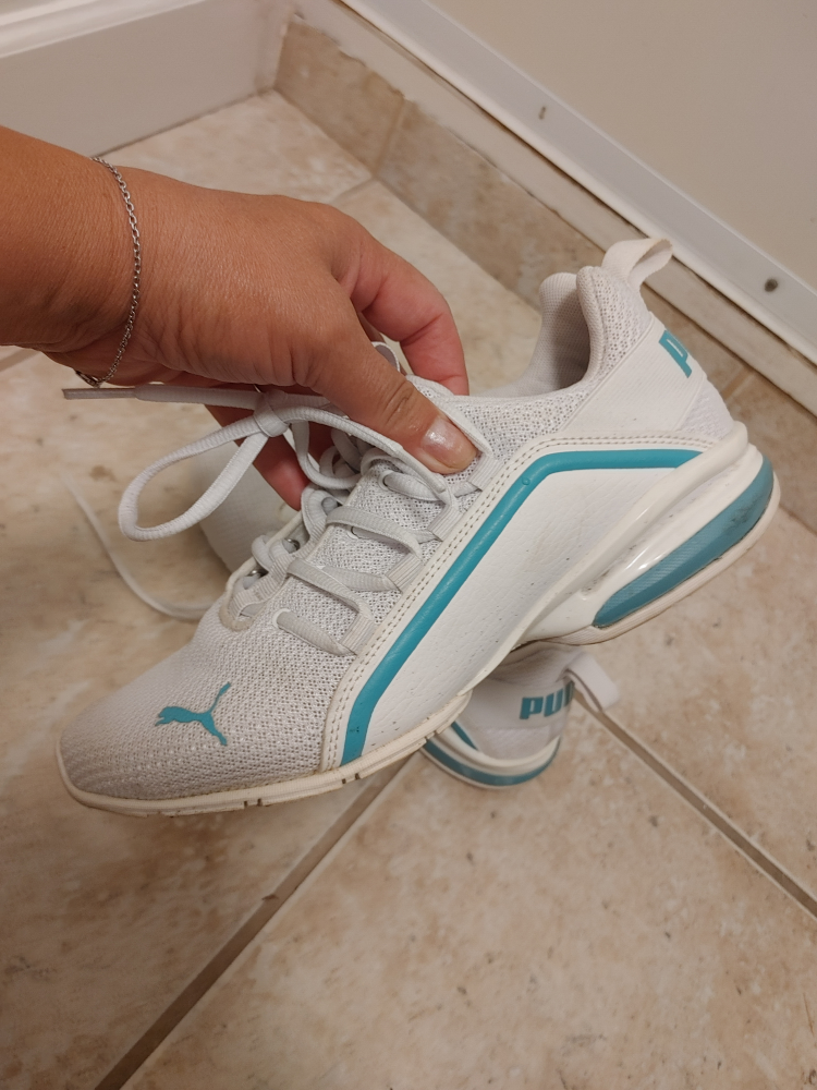 Women's Puma  Athletic Shoes size 8 - photo 3