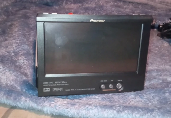 Pioneer AVH-P5700DVD Car Stereo Receiver with Screen⚽
