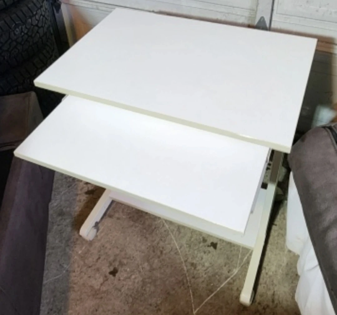Compact and Sturdy White Study desk or Office desk - photo 4