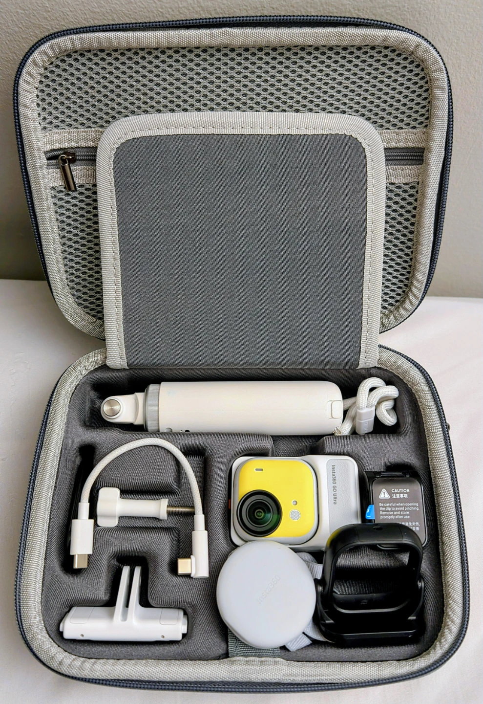 INSTA360 GO ULTRA LIFESTYLE BUNDLE LIMITED EDITION - photo 2