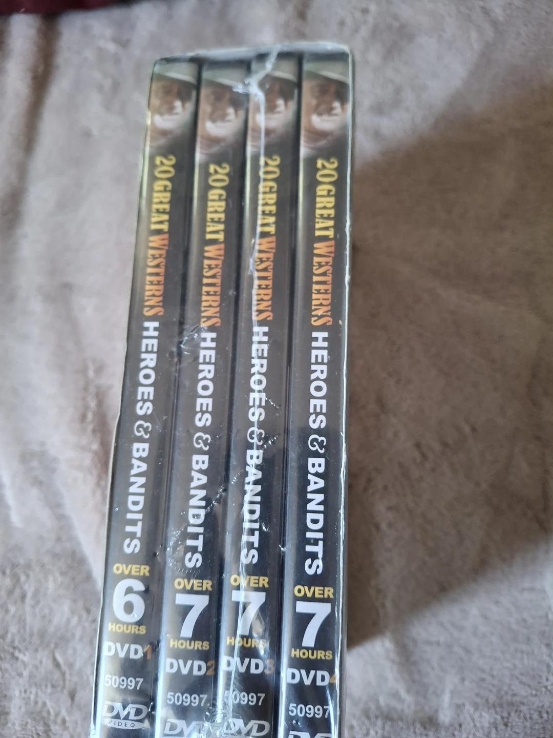 20 Great Westerns Heroes & Bandits 4-DVD Set - photo 4