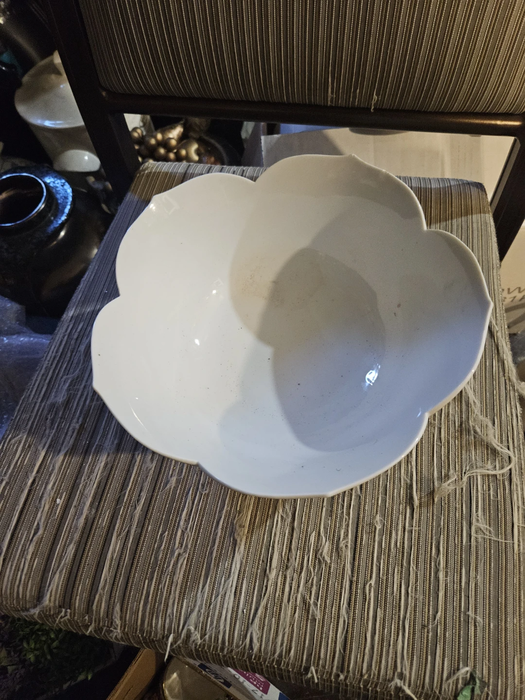 White Petal-Shaped Serving Bowl - photo 3
