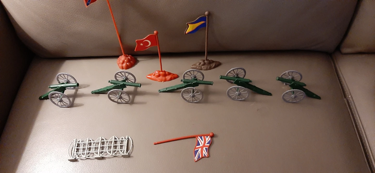 Vintage Toy Army Men and Misc - photo 5