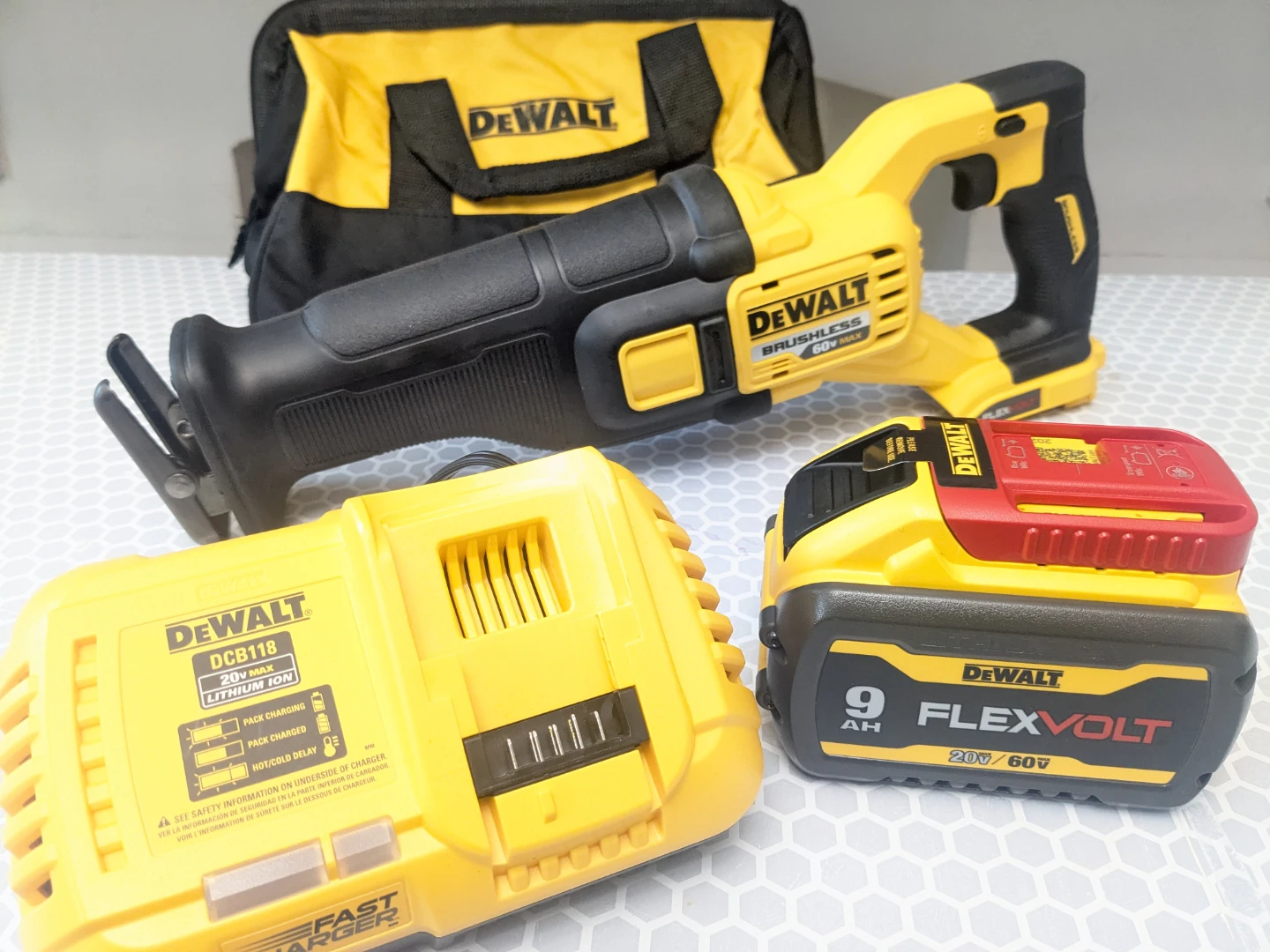 60V Max DeWalt FLEXVOLT Sawzall PRO Contractor Set - photo 4