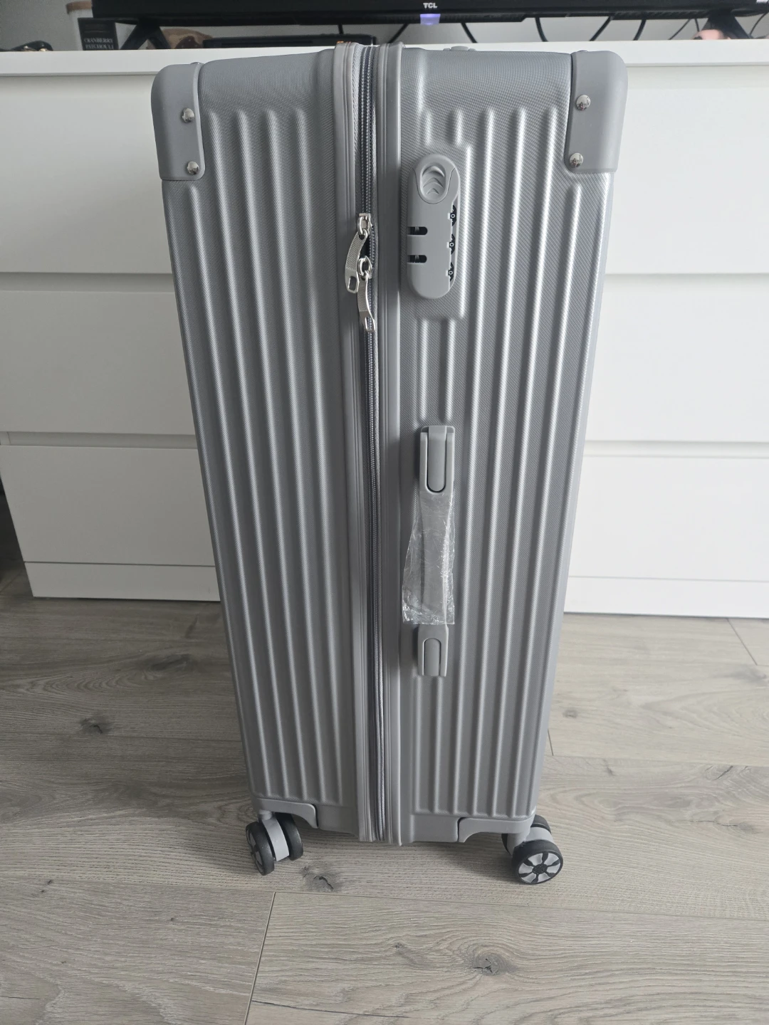 Silver Hard-Shell Suitcase 28 inch - photo 2