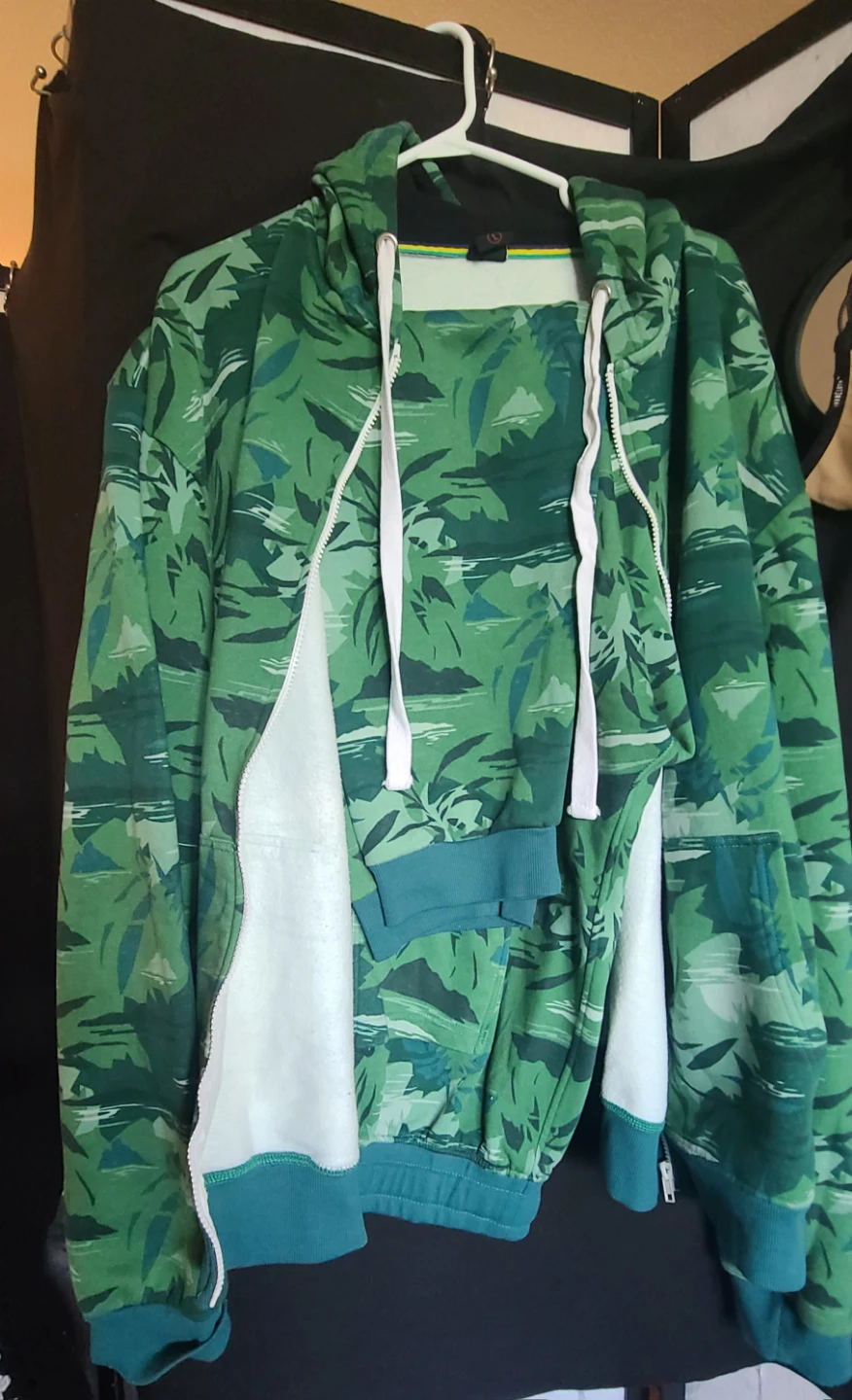 Green Camo Hoodie and Jogger Set - photo 2