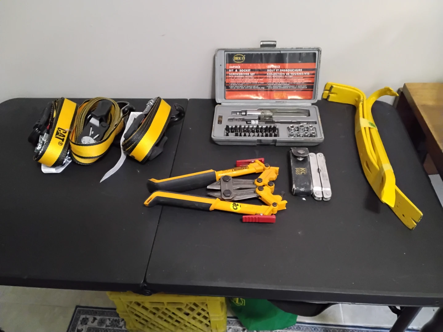 CAT Ratchet Straps and Brico Screwdriver Set