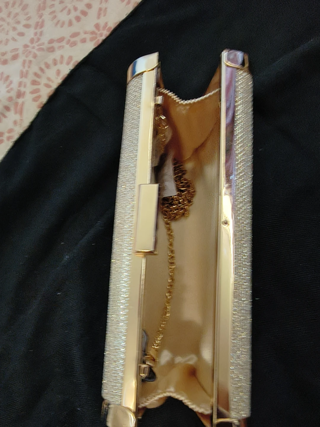 Sparkly Gold Clutch Purse with Chain Le Chateau - photo 3