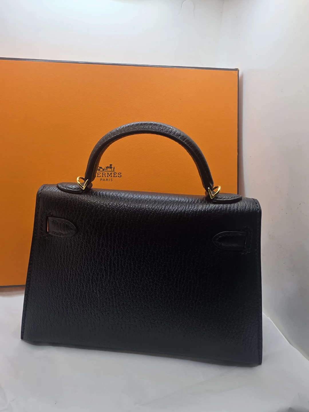 Hermès Paris Kelly 20 Black Leather Top Handle Bag - photo 2