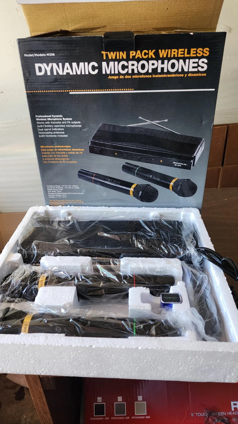 Twin Pack Wireless Dynamic Microphones M336