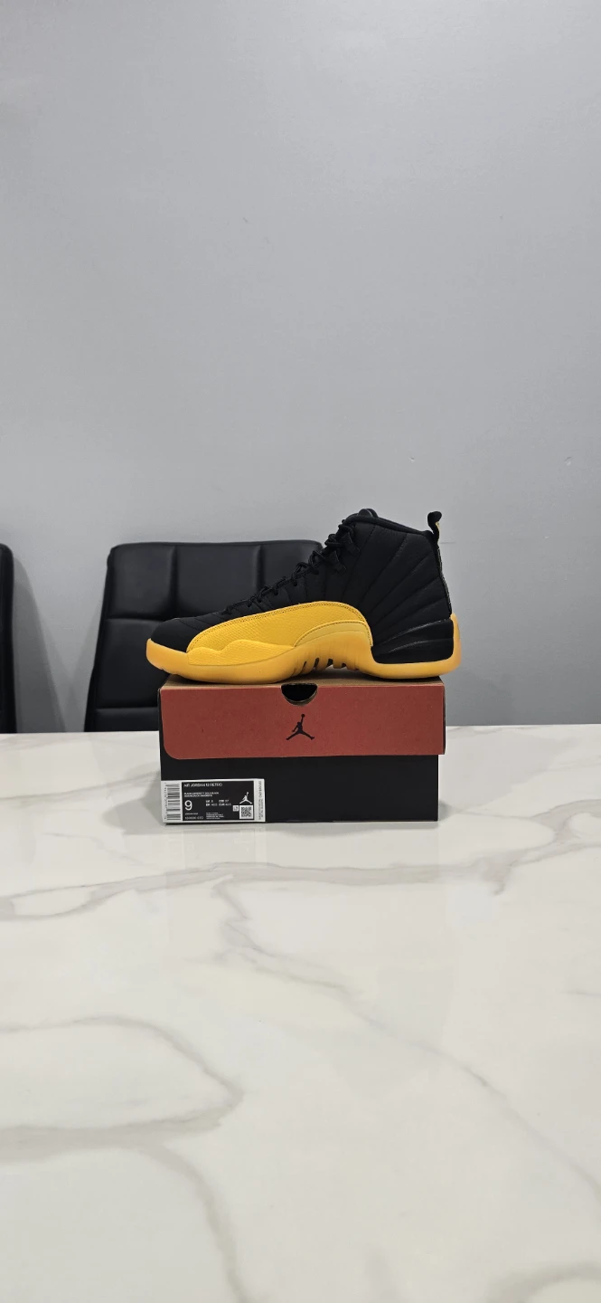 Air Jordan 12 Black University Gold size 9 - photo 3