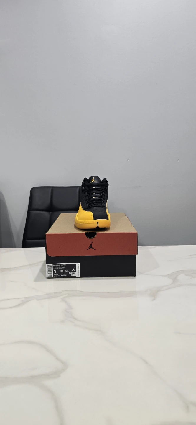 Air Jordan 12 Black University Gold size 9 - photo 4