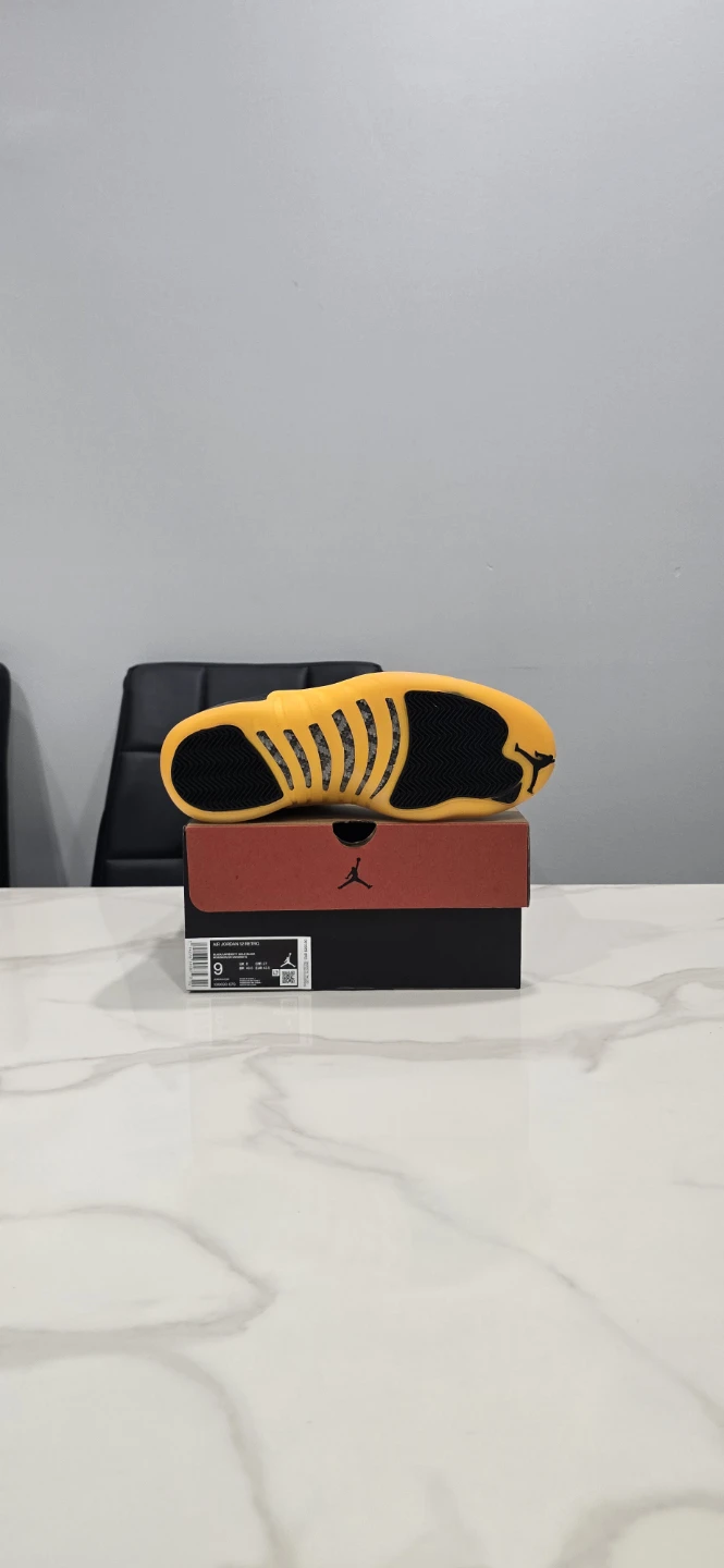 Air Jordan 12 Black University Gold size 9 - photo 5