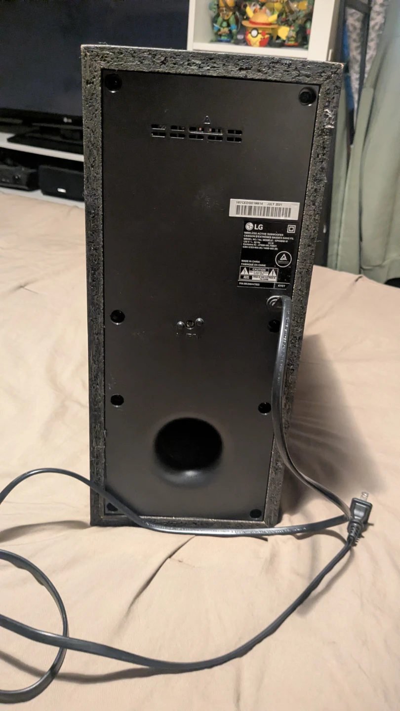 LG Soundbar with Subwoofer and Remote - photo 5