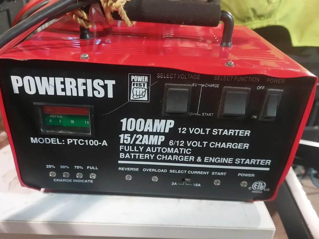 POWER FIST 12 VOLT AUTOMATIC BATTERY CHARGER &  STARTER