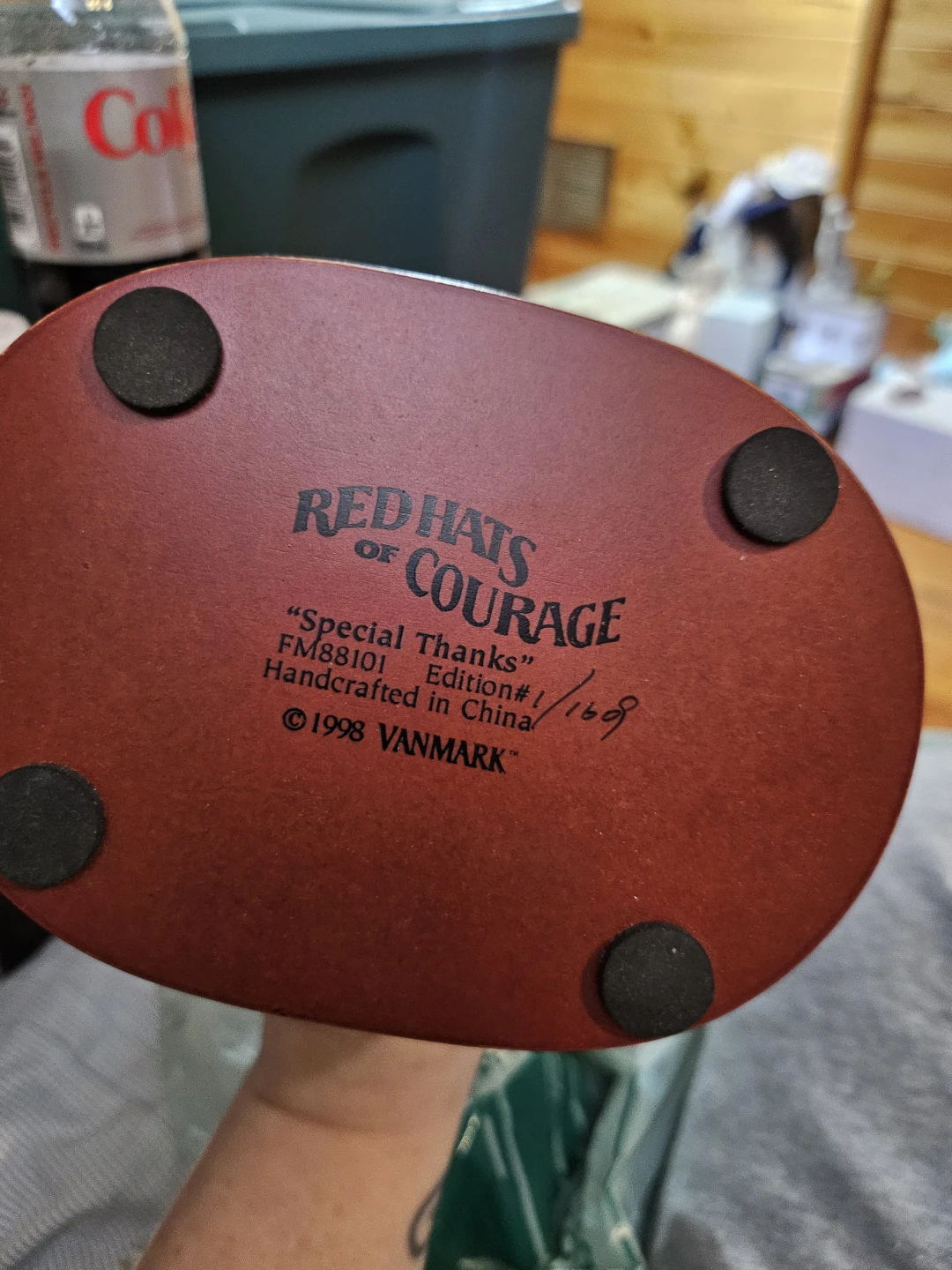 Vanmark Red Hats of Courage "Special Thanks" Figurine - photo 2