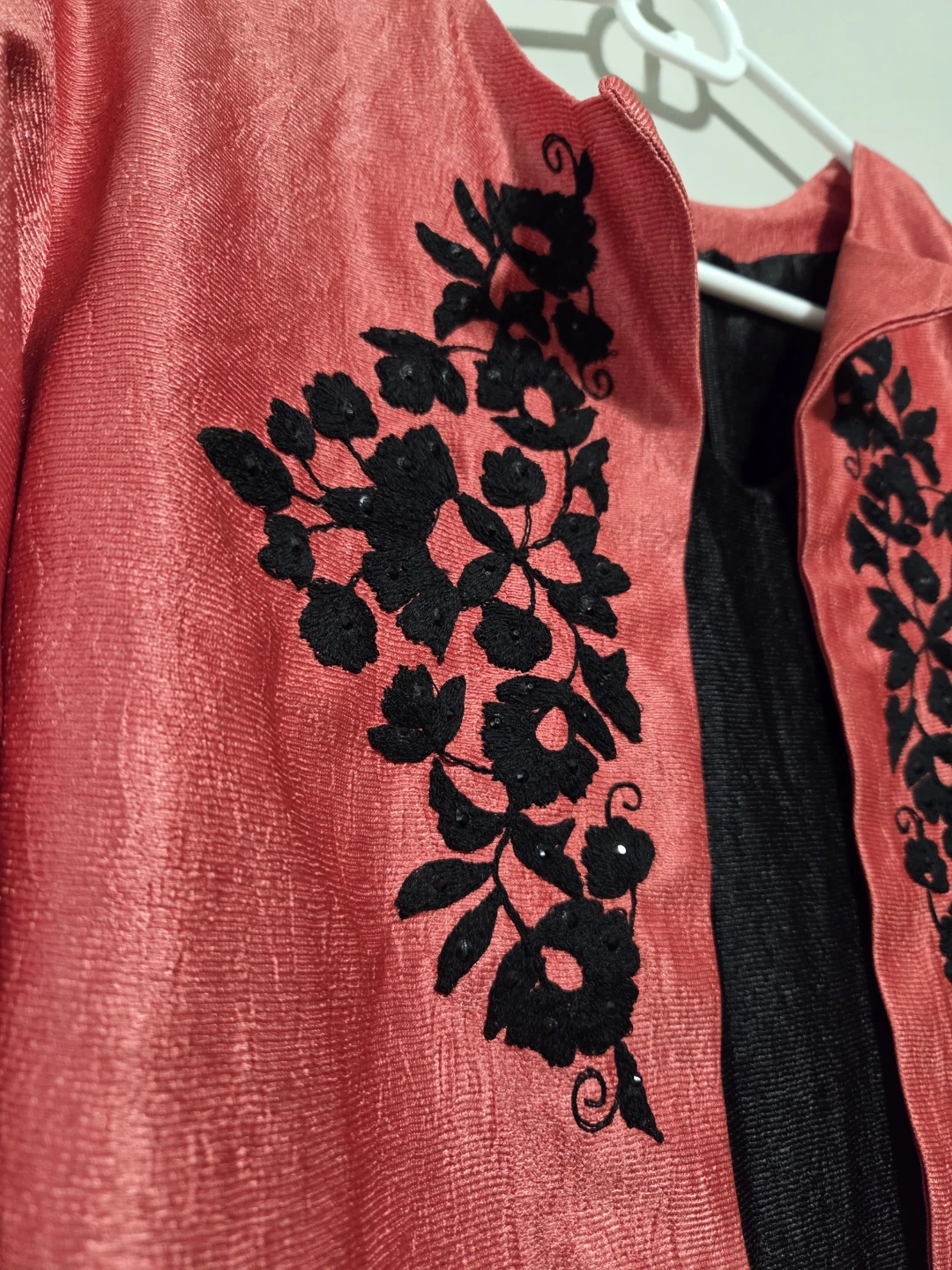 Coral embroidered jacket with black dress - photo 4