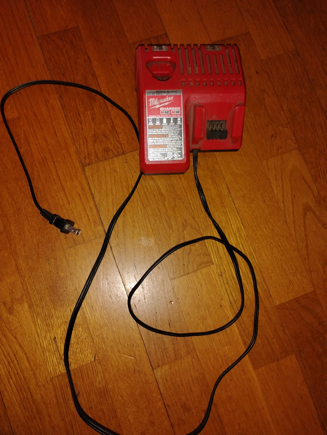 Milwaukee M12/M18 Lithium-Ion Battery Charger