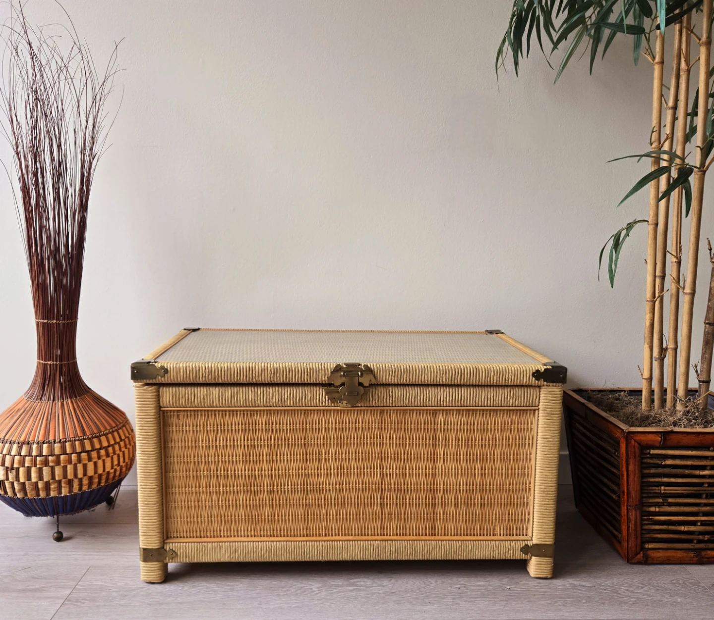 Woven Wicker Rattan Storage Trunk With Glass Top