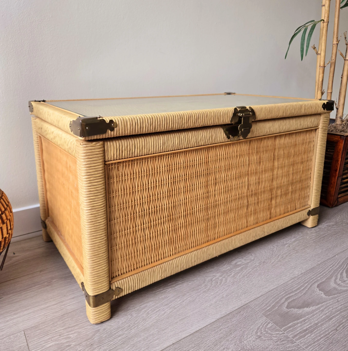 Woven Wicker Rattan Storage Trunk With Glass Top - photo 4