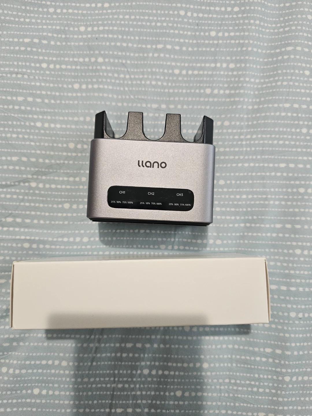 LLANO 3-Channel Battery Charger whit 3 batterys - photo 2