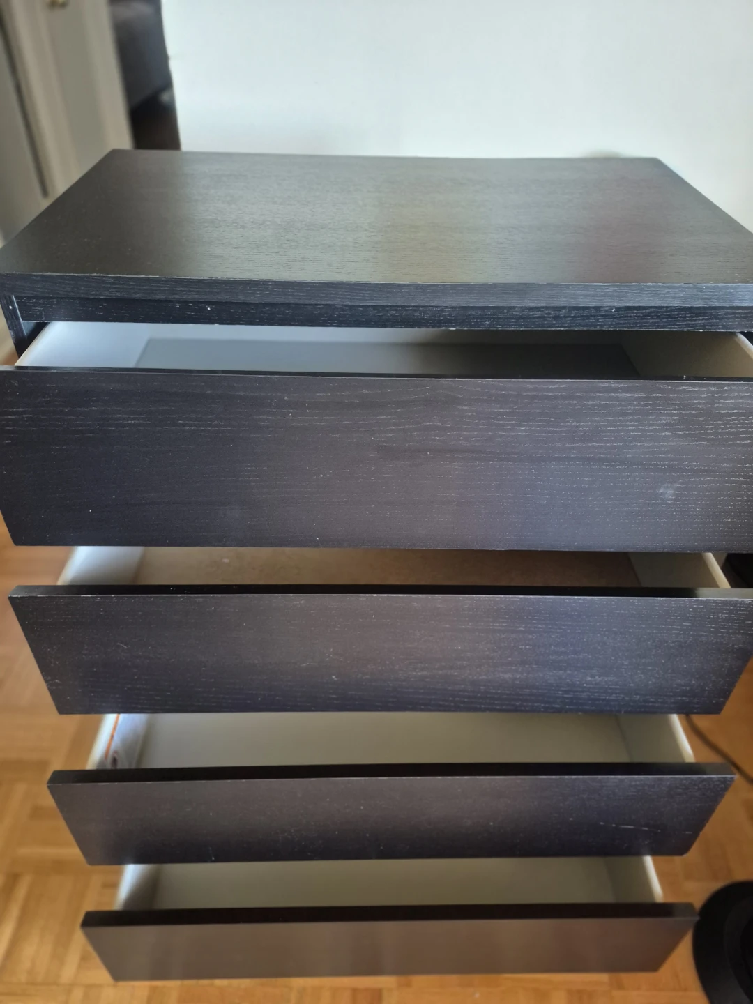 4- Draw Dresser