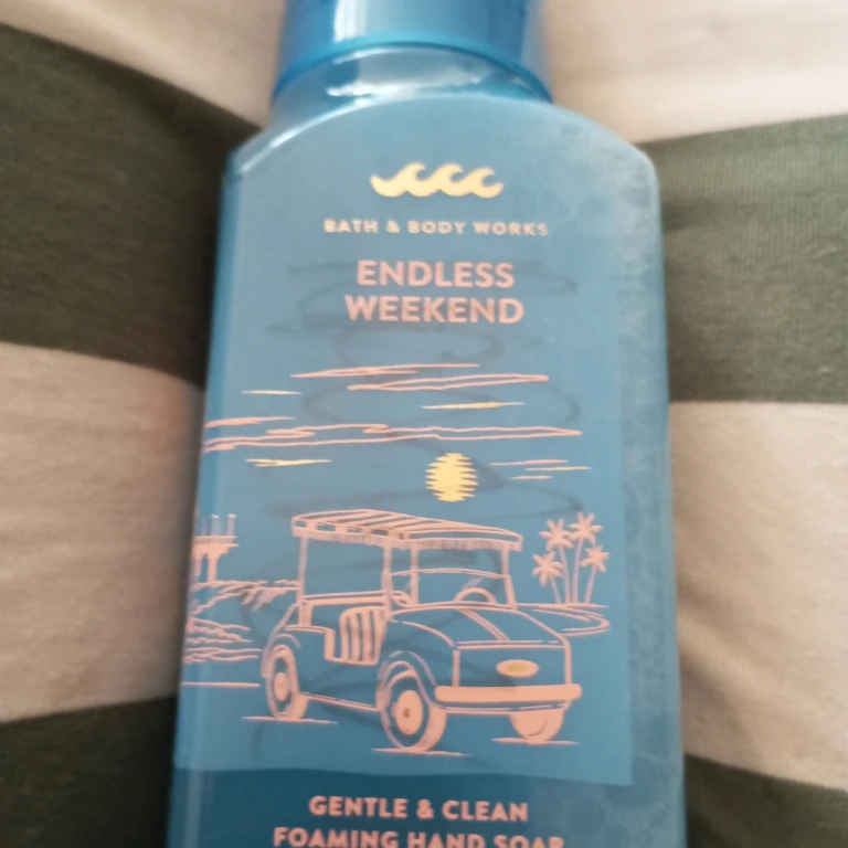 Bath & Body Works Endless Weekend Foaming Hand Soap - photo 2