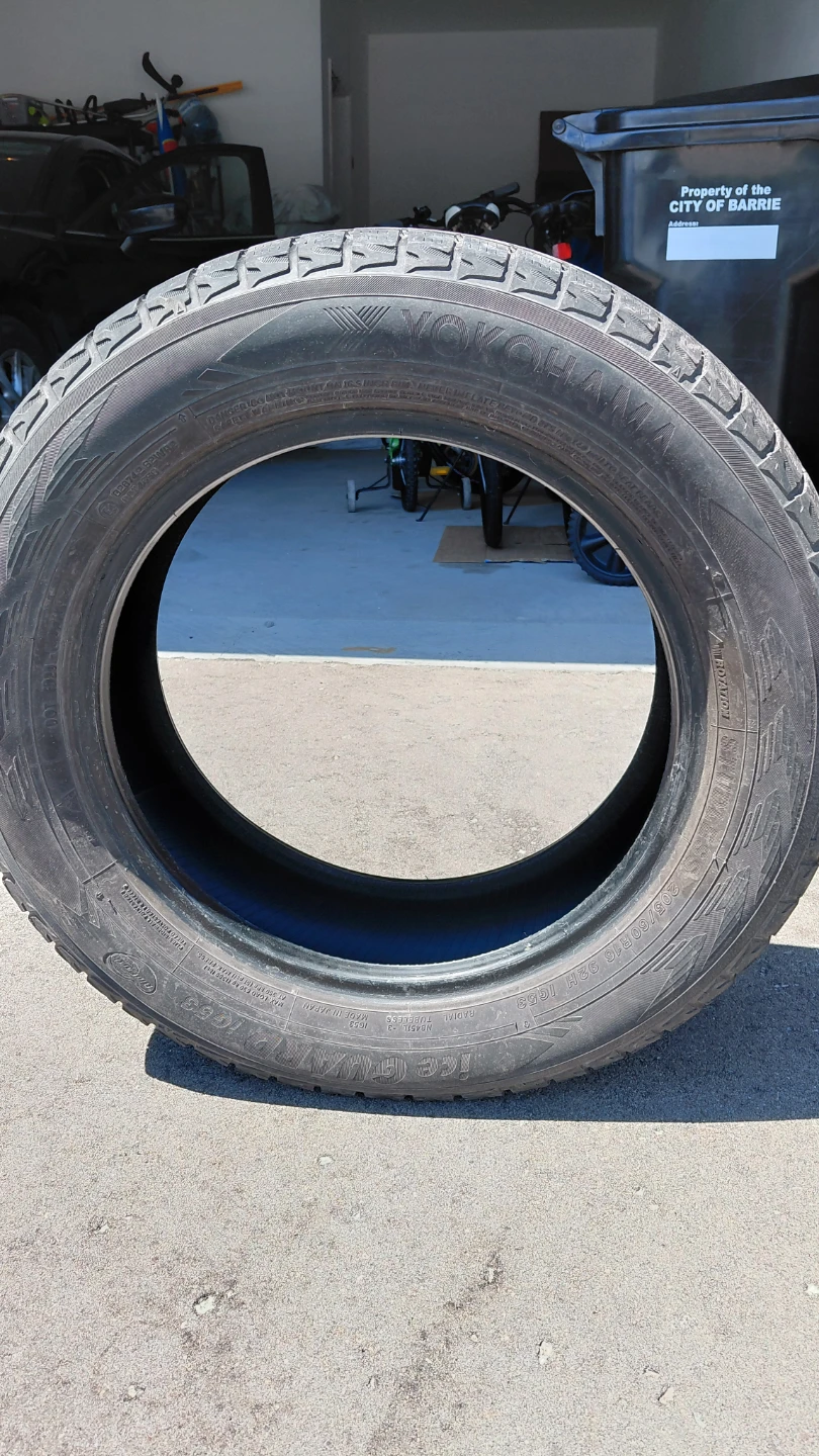 Yokohama Ice Guard IG53 Winter Tire (Set of 4) 205/60R16