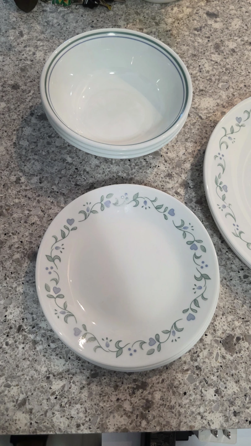 MOVING SALE, Corelle Vitrelle Dinnerware Set - photo 3
