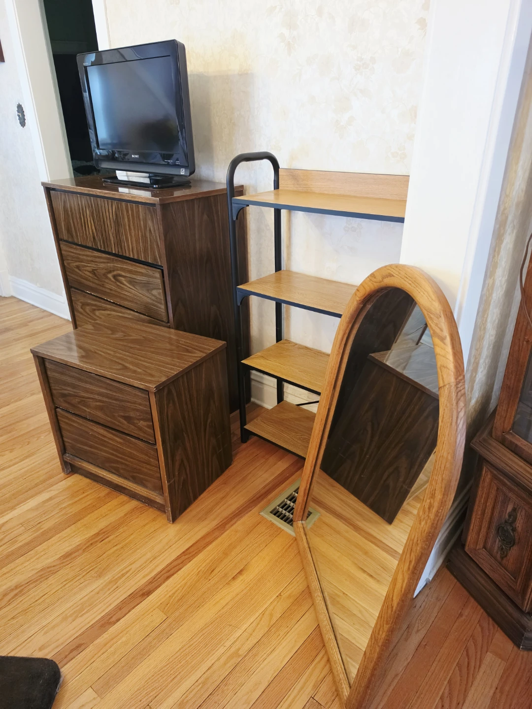 Furniture - photo 3