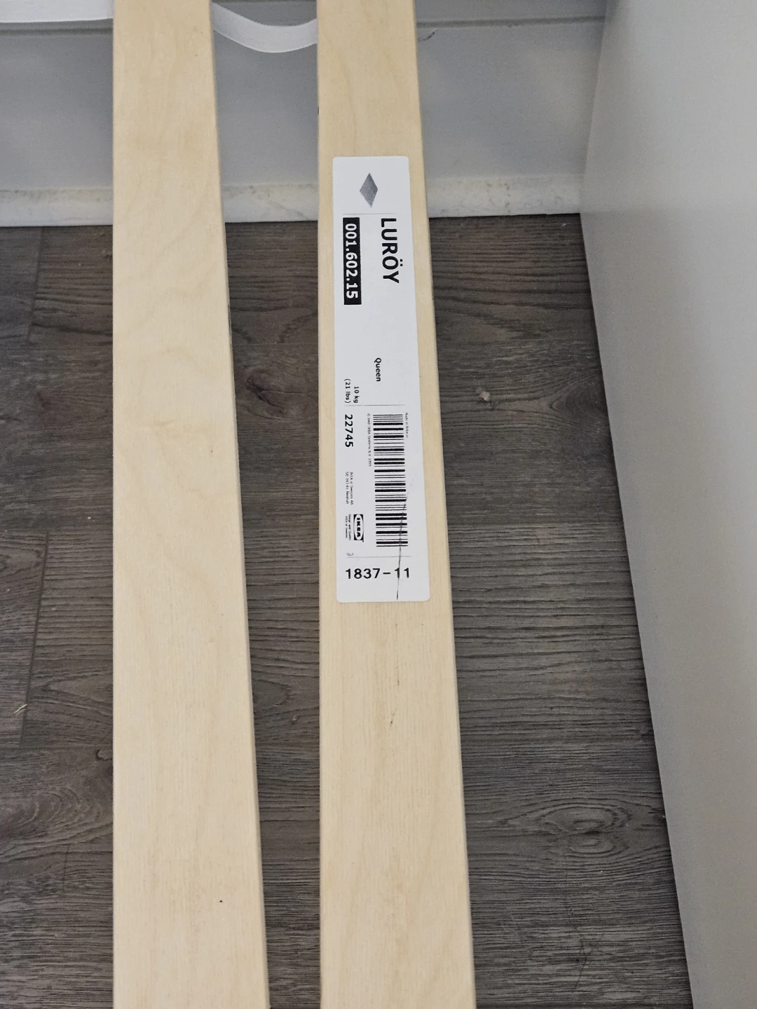 White bedframe queen size - photo 4