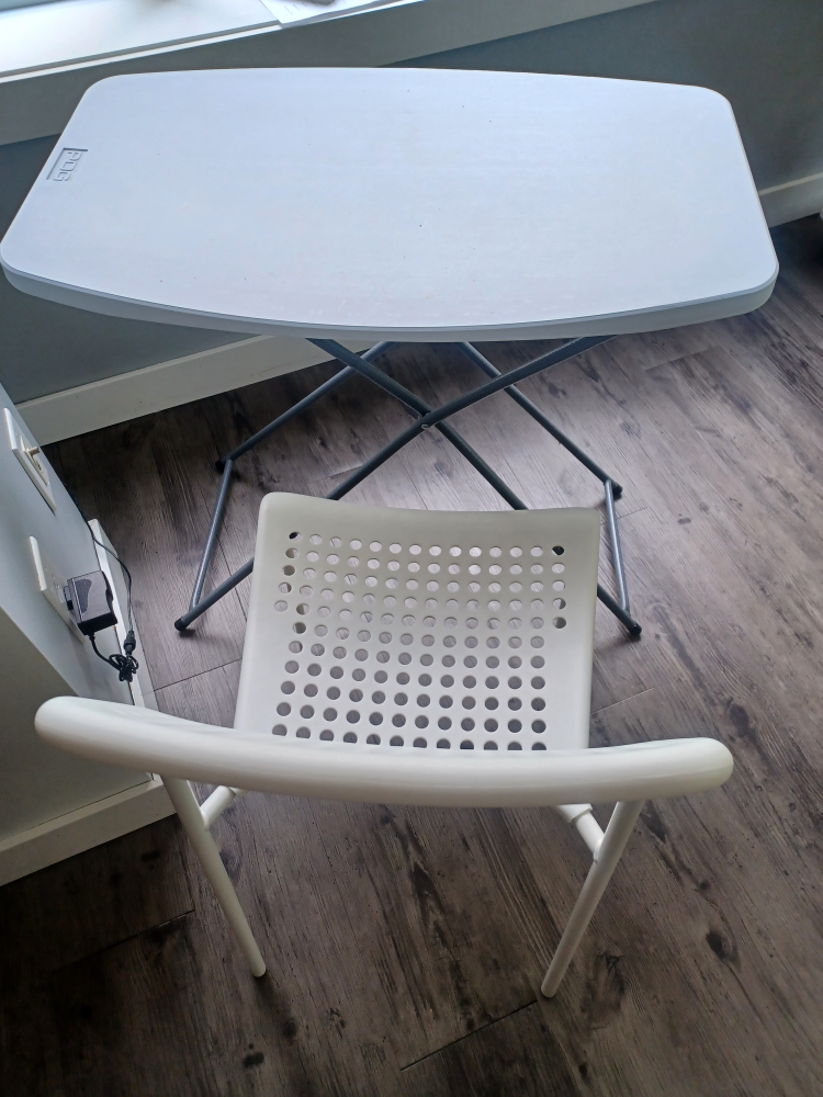 Foldable table with Chair