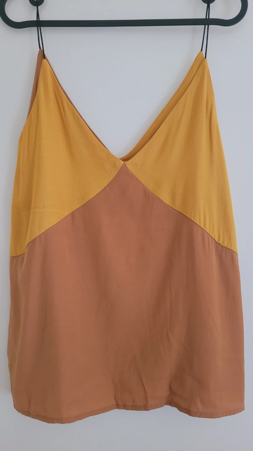 Colour-blocked cami top